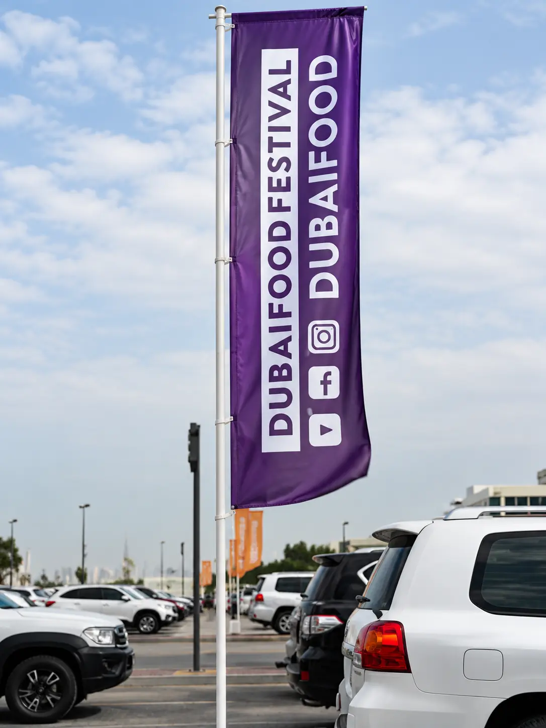 L shape advertising flag - Image 2